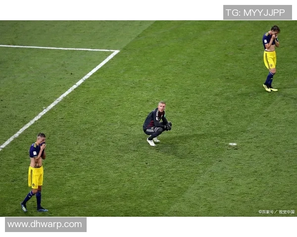 足球球星滑倒瞬间引发全场哗然专家解析如何避免赛场上的滑倒事故