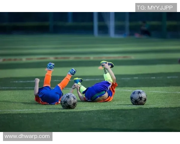 全面解析足球球星提升耐力的科学训练方法与高效体能强化策略